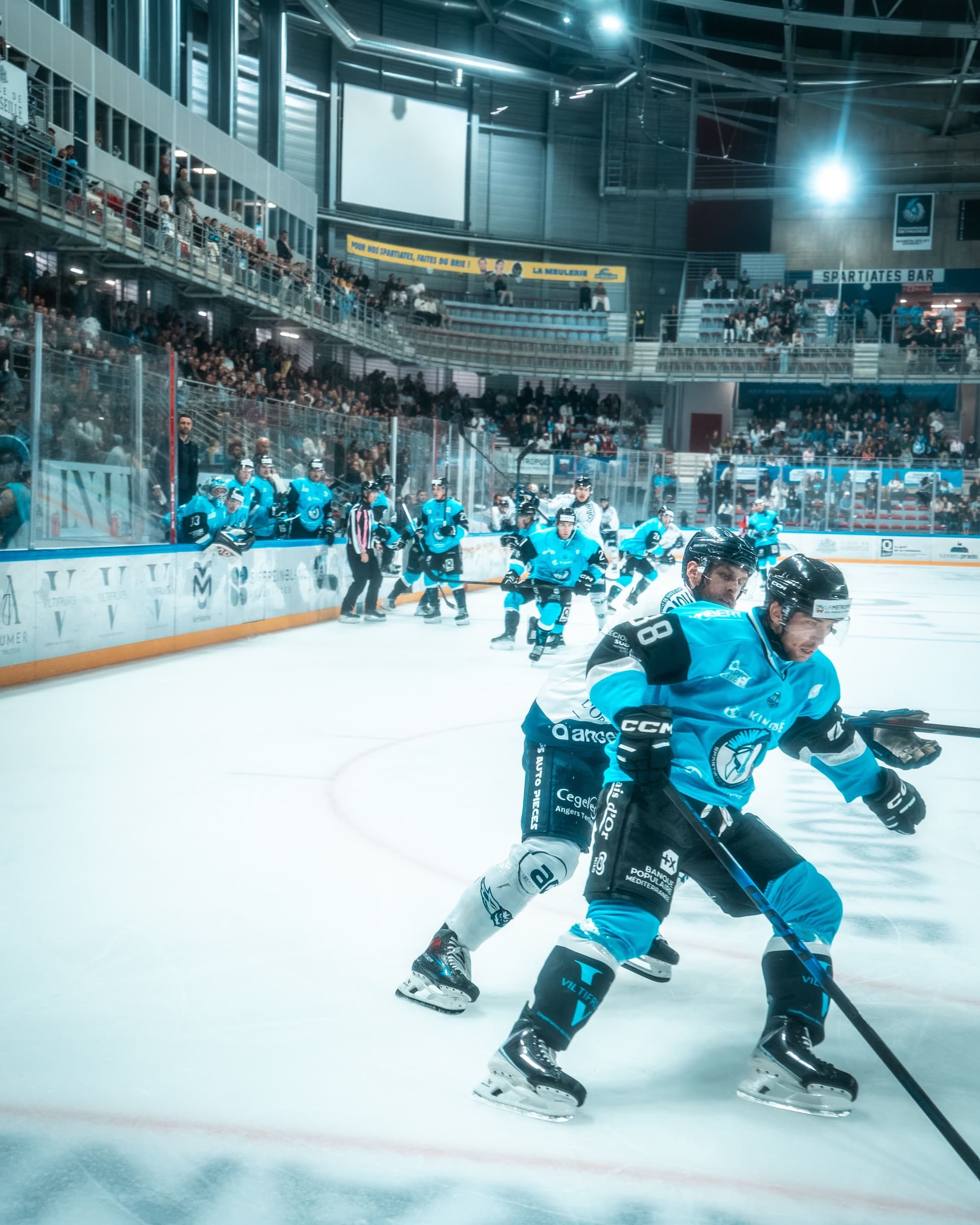 Suite du match entre @spartiatesmarseille et @ducsdangers ❄️🏆
🌐:...